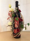 Wein mit Blumen geschmückt